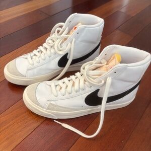 Nike Blazer Mid 77